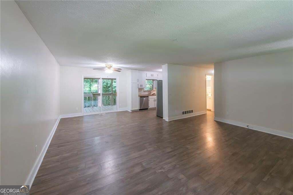 3 bedroom, 2 bathroom, 1,352 sq ft single family residence for sale at 3125 Barrett Court, Powder Springs, GA 30127 — photo 8