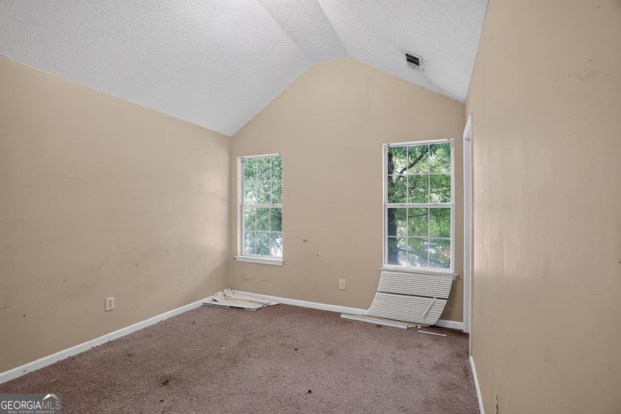 3 bedroom, 2.5 bathroom, 1,641 sq ft single family residence for sale at 6138 Idlewood Manor, Lithonia, GA 30038 — photo 10