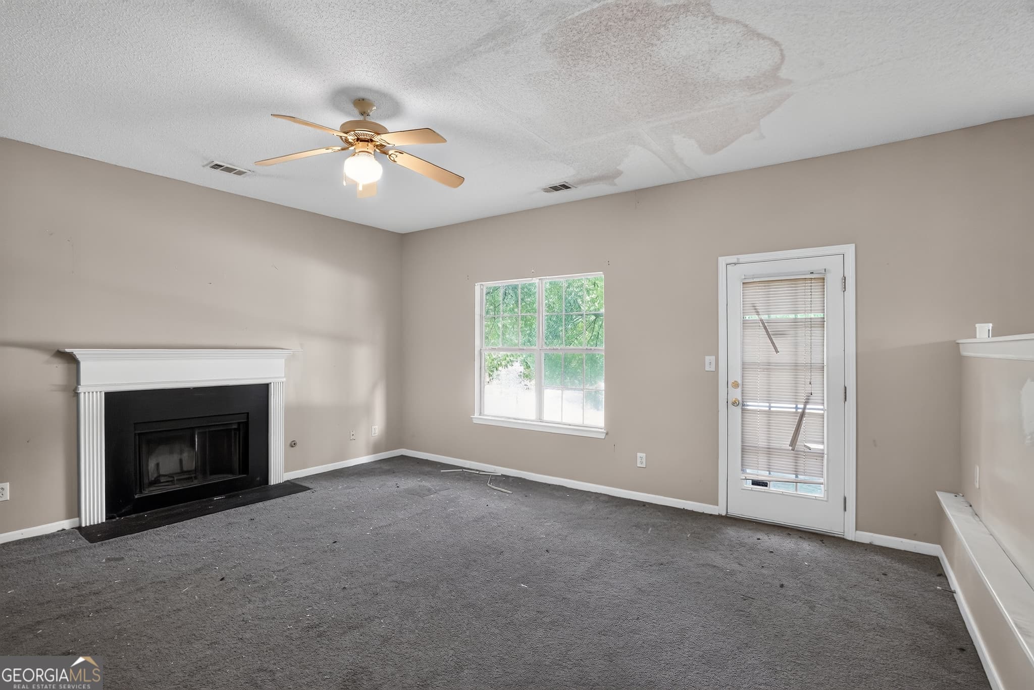 3 bedroom, 2.5 bathroom, 1,641 sq ft single family residence for sale at 6138 Idlewood Manor, Lithonia, GA 30038 — photo 4