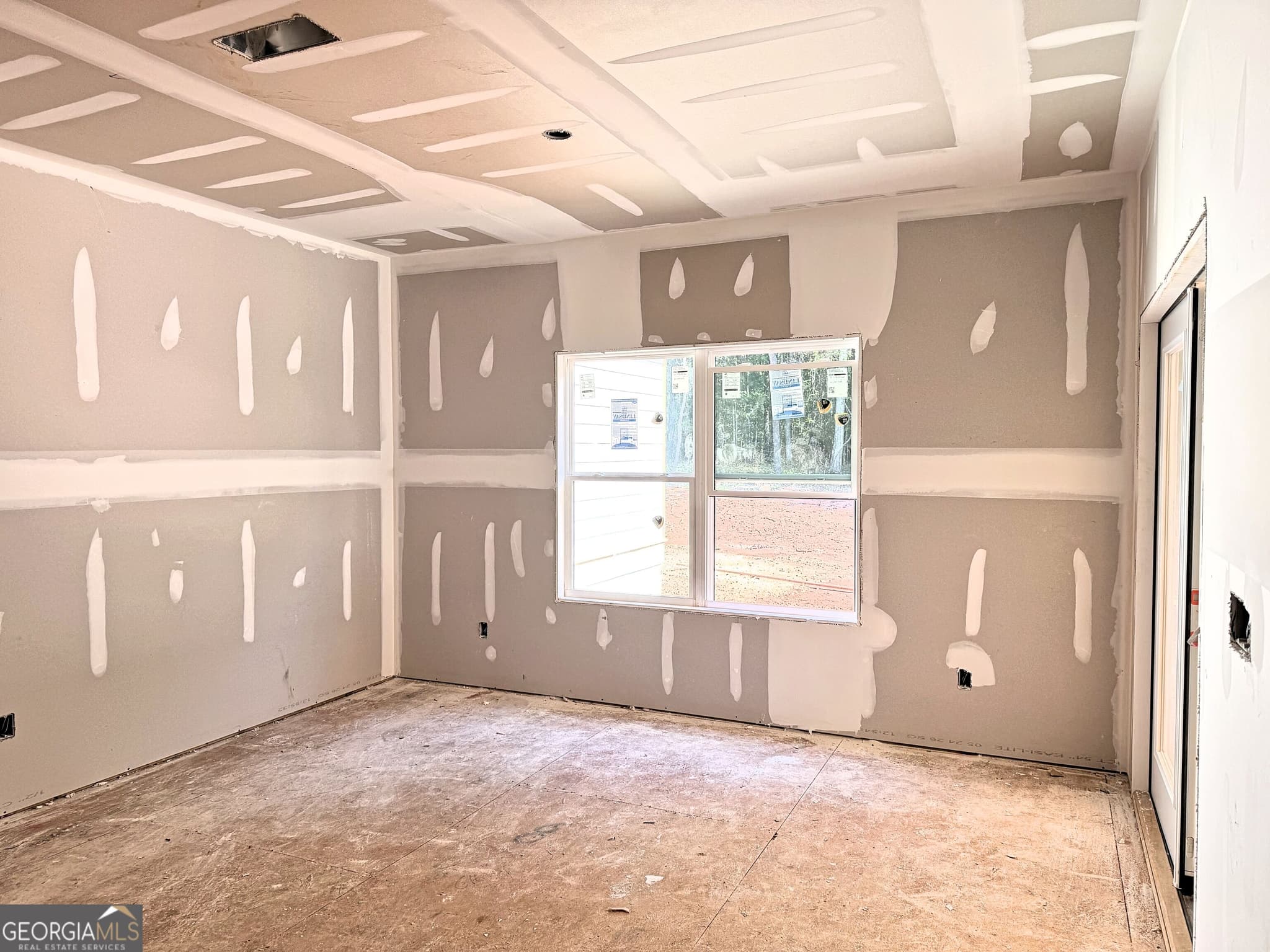 4 bedroom, 3.5 bathroom, 3,269 sq ft single family residence for sale at 1575 Rays River Run, Bogart, GA 30622 — photo 6