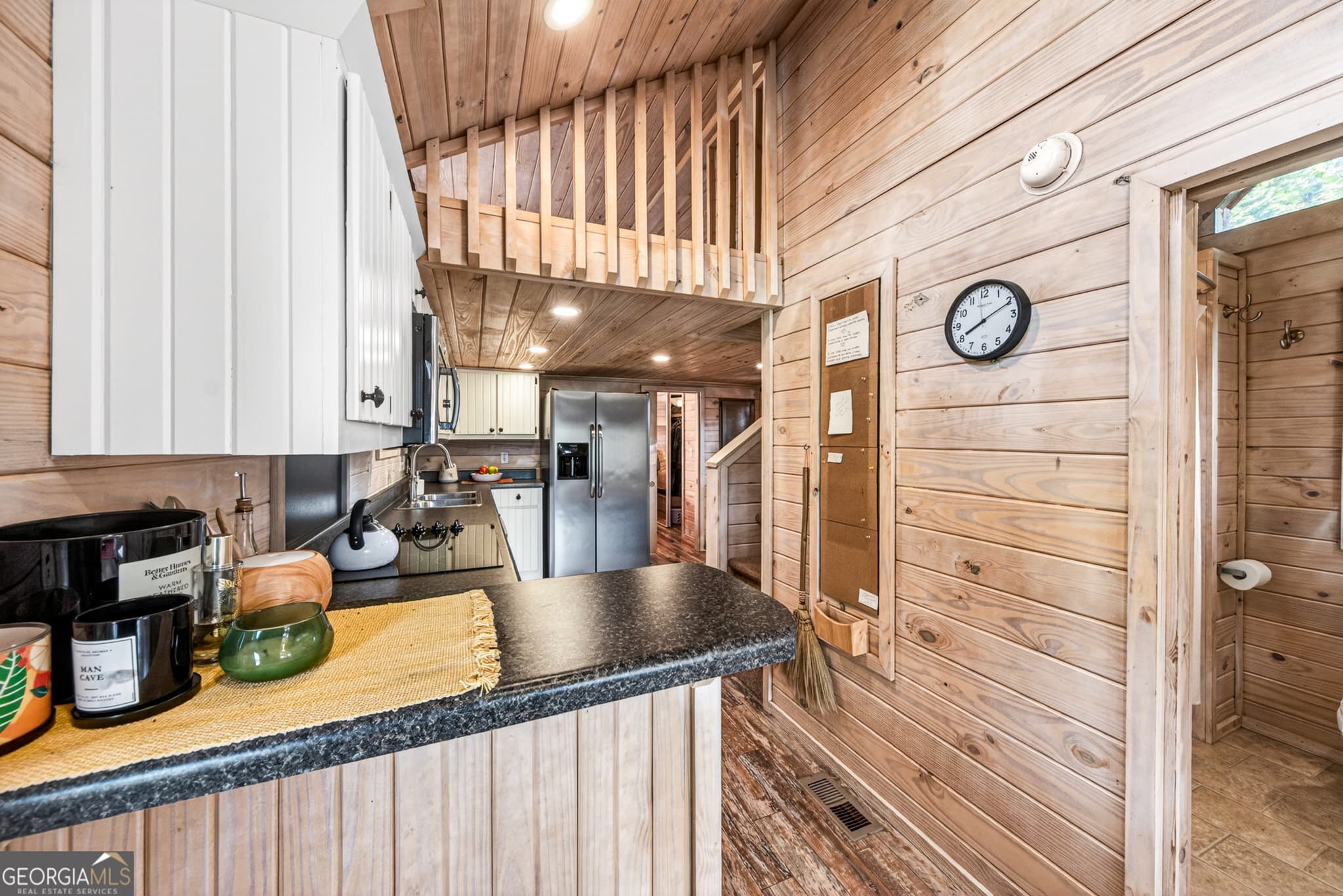 2 bedroom, 1 bathroom, 650 sq ft cabin,single family residence for sale at 664 River Vista Drive, Dillard, GA 30537 — photo 3