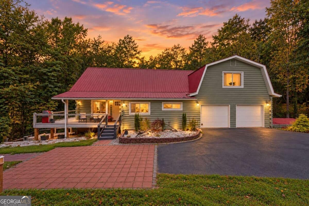 2 bedroom, 3 bathroom, 2,514 sq ft cabin,single family residence for sale at 5441 Carolean Street, Gainesville, GA 30506 — photo 2