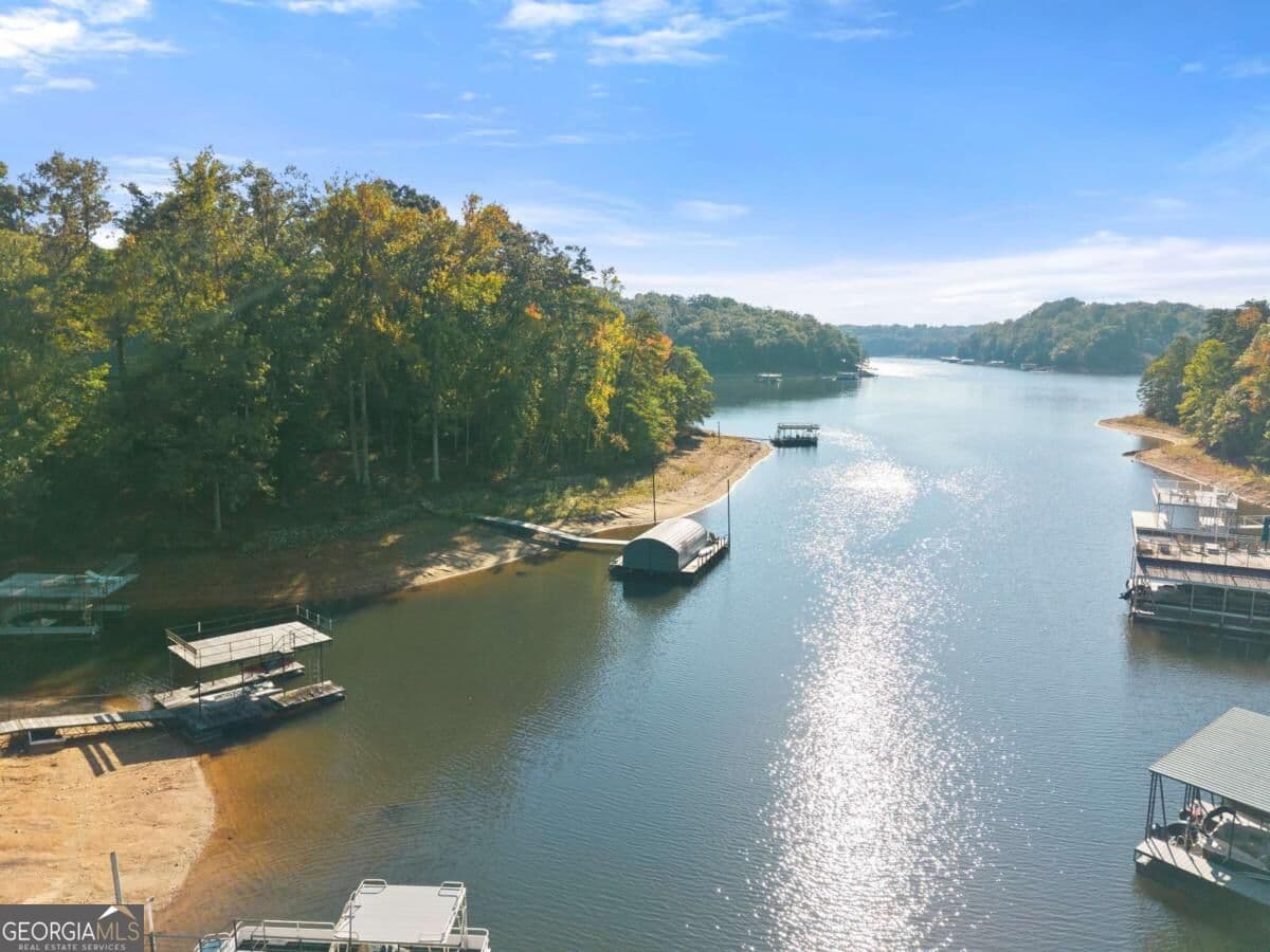 2 bedroom, 3 bathroom, 2,514 sq ft cabin,single family residence for sale at 5441 Carolean Street, Gainesville, GA 30506 — photo 4