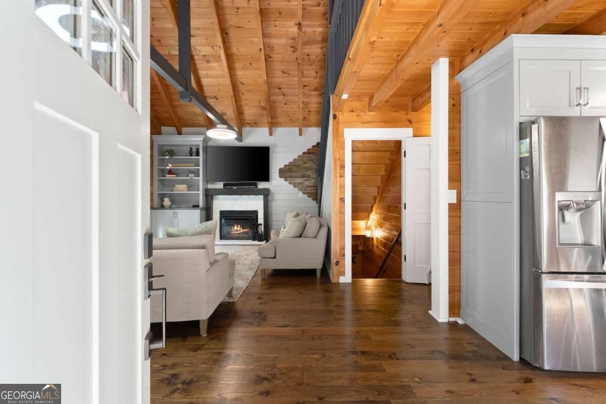 2 bedroom, 3 bathroom, 2,514 sq ft cabin,single family residence for sale at 5441 Carolean Street, Gainesville, GA 30506 — photo 8