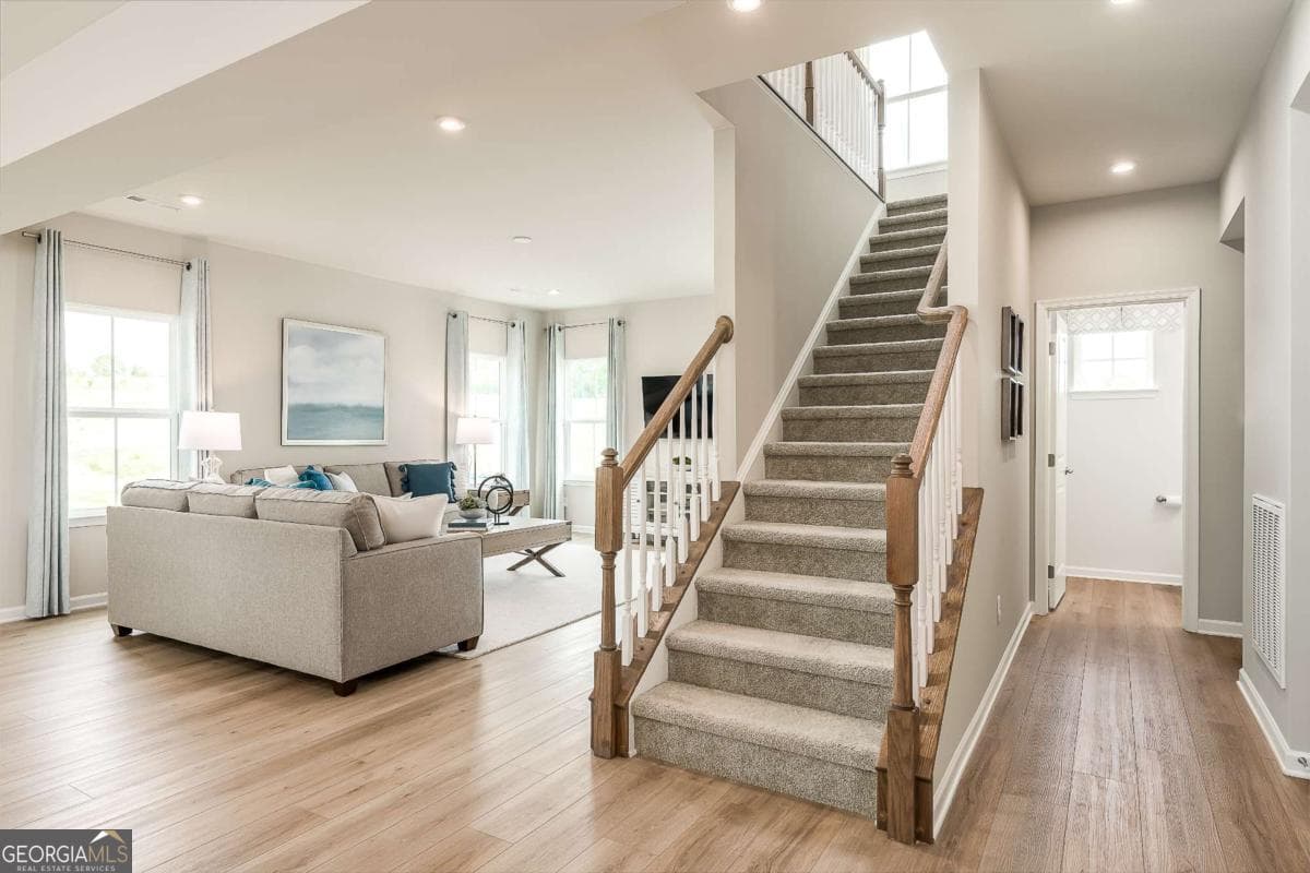 4 bedroom, 2.5 bathroom single family residence for sale at 279 Oakleigh Drive, Calhoun, GA 30701 — photo 5