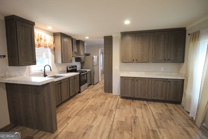 2 bedroom, 2 bathroom, 960 sq ft manufactured home,single family residence under contract at 600 Sanderling Road, Alma, GA 31510 — photo 2