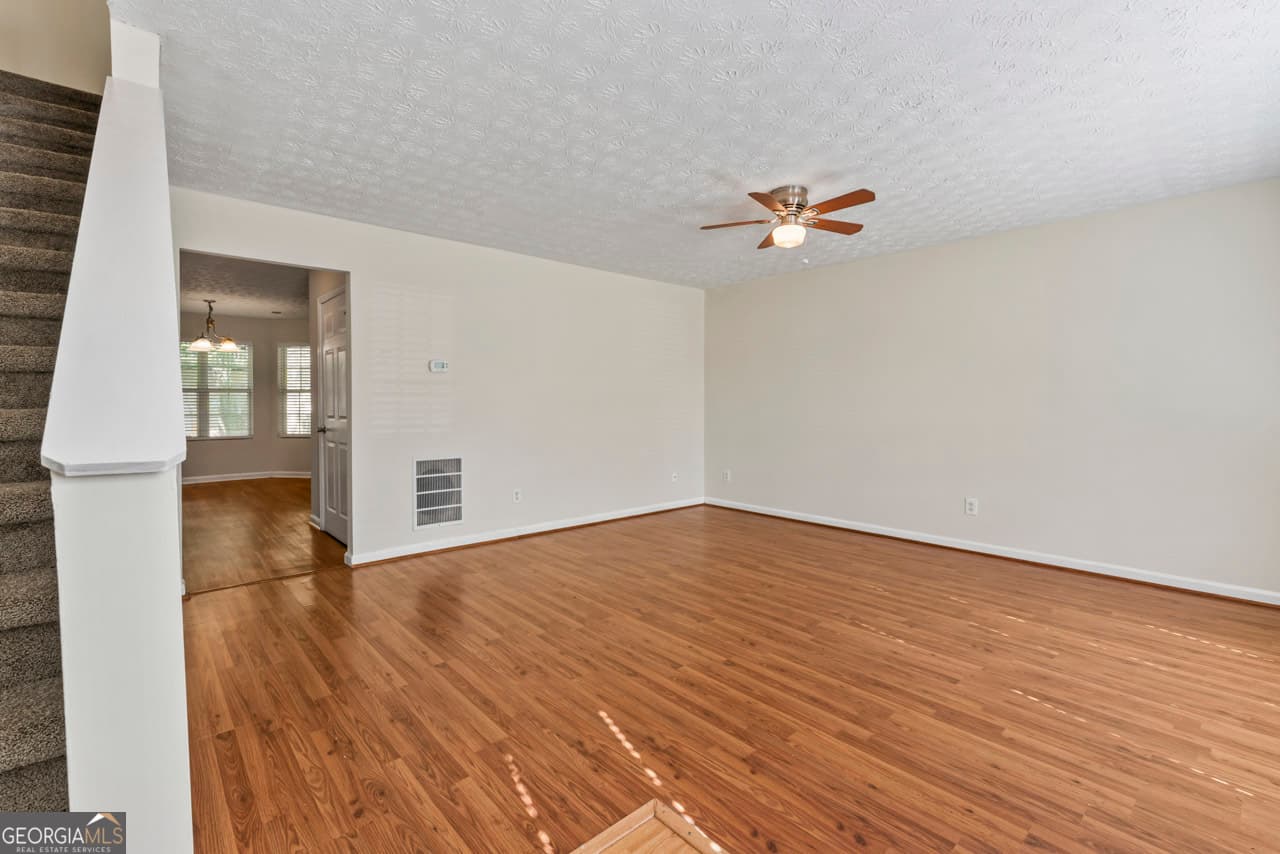 3 bedroom, 2.5 bathroom, 1,416 sq ft townhouse for sale at 11443 South Grove Drive, Hampton, GA 30228 — photo 5