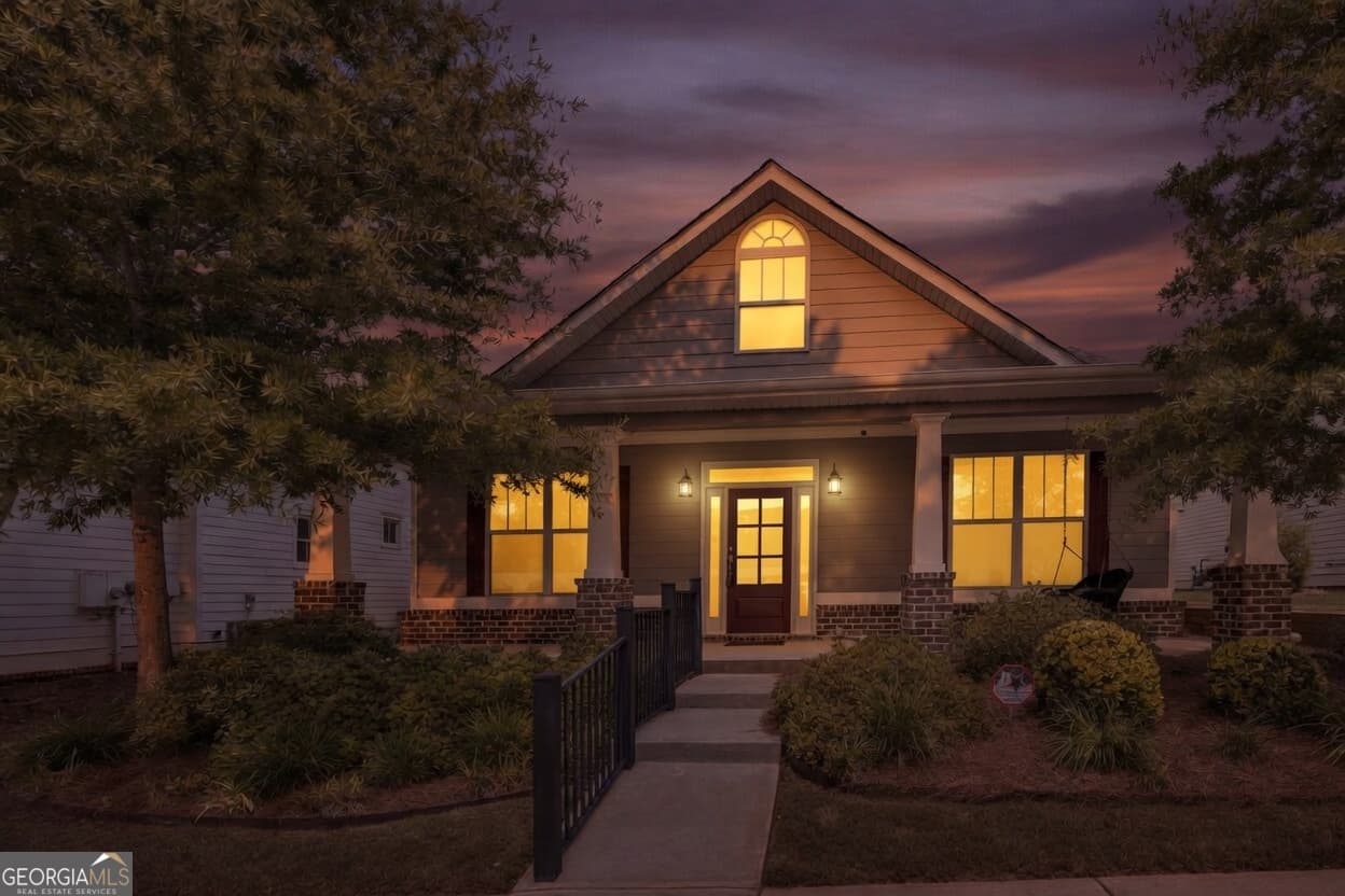 3 bedroom, 2 bathroom, 1,941 sq ft single family residence for sale at 4195 Dorchester Drive, Covington, GA 30014 — photo 3