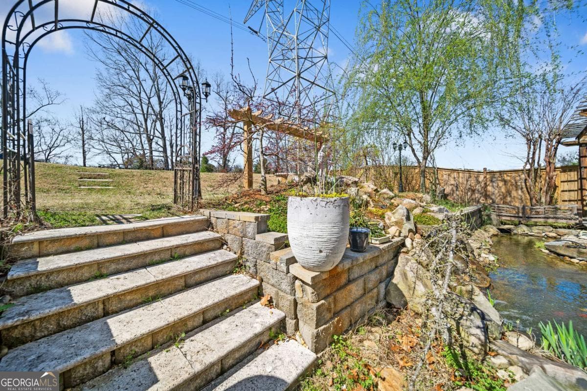 4 bedroom, 2.5 bathroom, 3,024 sq ft single family residence for sale at 931 New Bedford Drive, Marietta, GA 30068 — photo 6