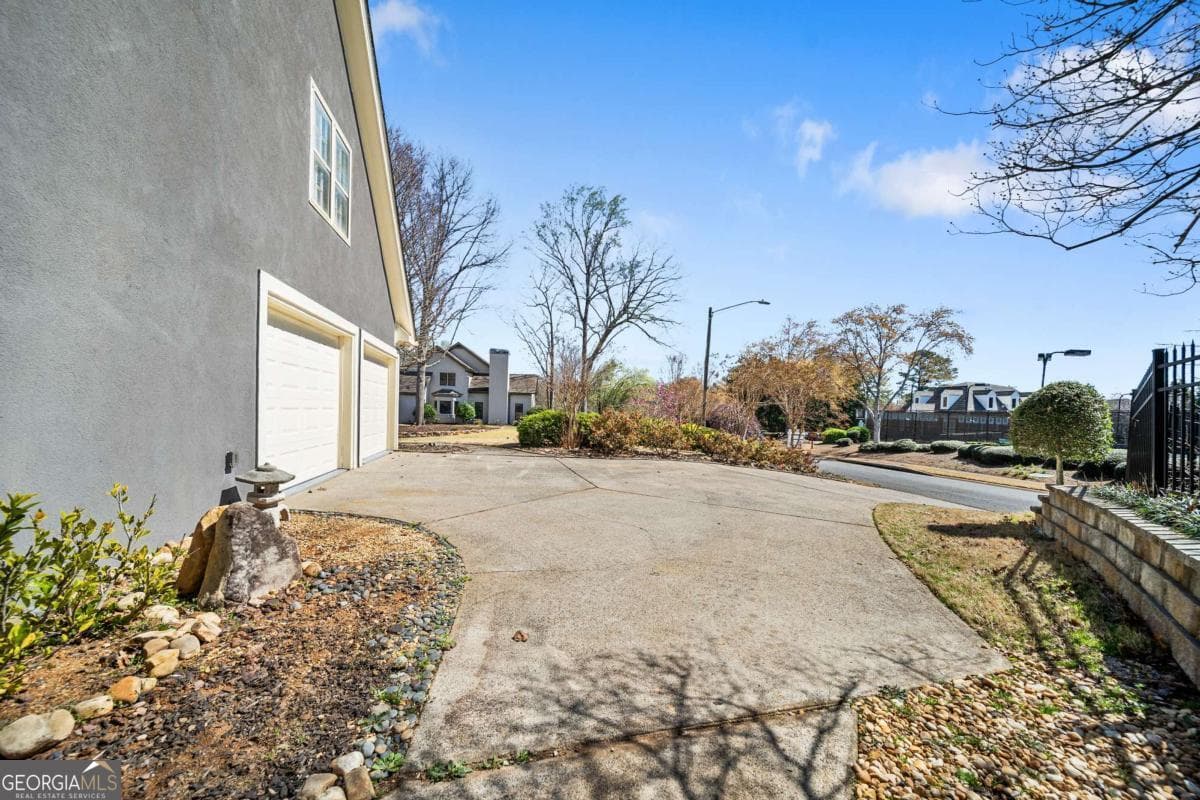4 bedroom, 2.5 bathroom, 3,024 sq ft single family residence for sale at 931 New Bedford Drive, Marietta, GA 30068 — photo 5
