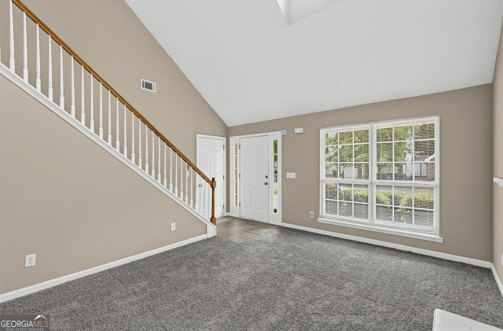 3 bedroom, 2.5 bathroom, 1,694 sq ft single family residence for sale at 4533 Ravenwood Place, Union City, GA 30291 — photo 6