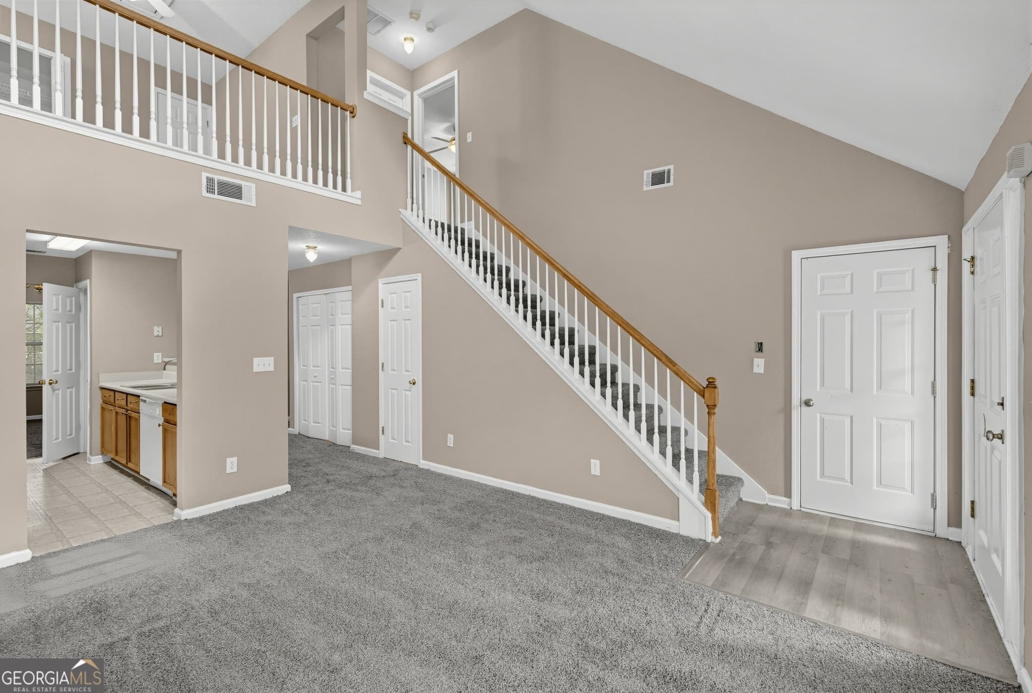 3 bedroom, 2.5 bathroom, 1,694 sq ft single family residence for sale at 4533 Ravenwood Place, Union City, GA 30291 — photo 7