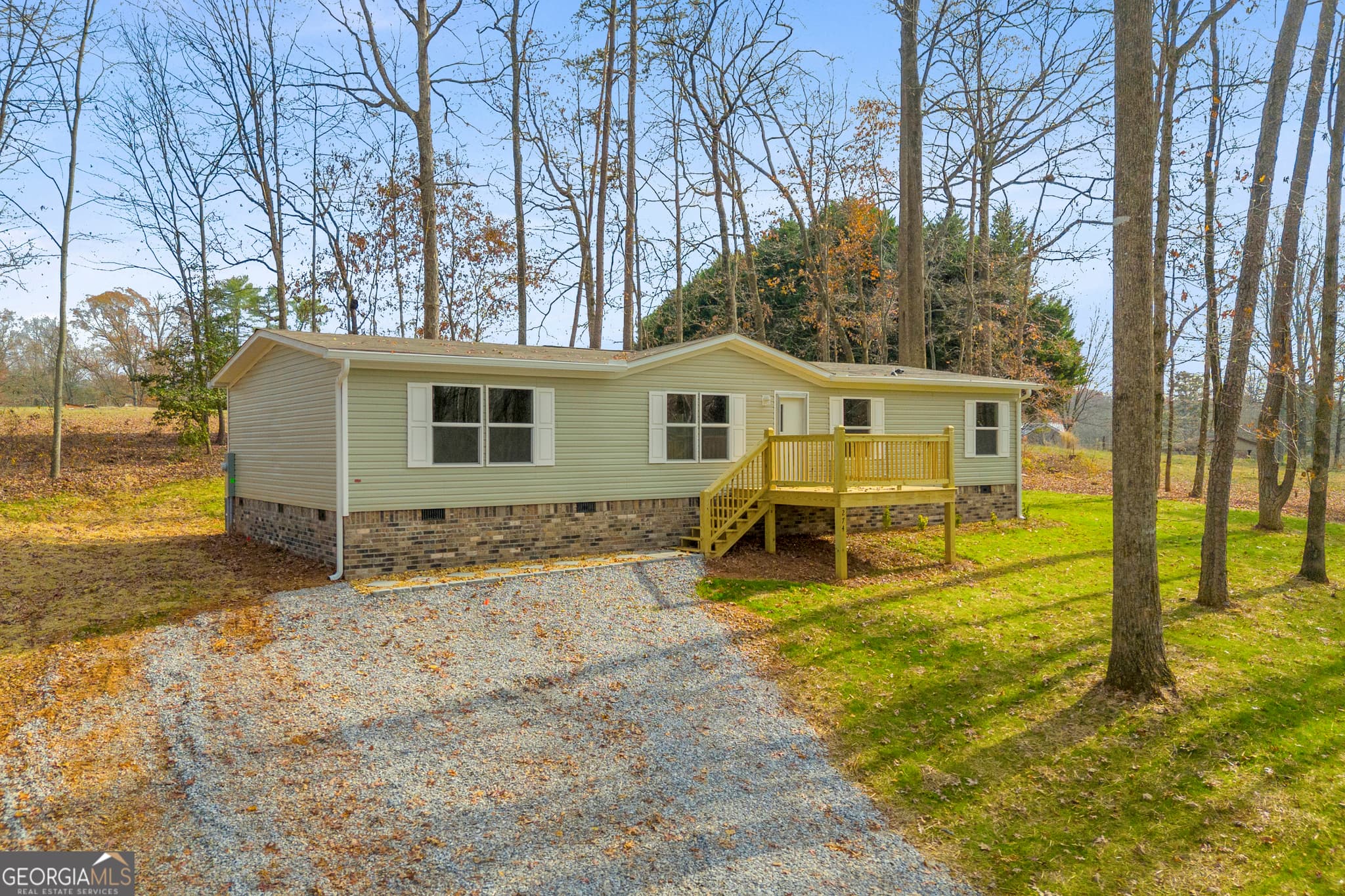 4 bedroom, 2 bathroom, 1,456 sq ft manufactured home,single family residence sold at 274 Montego Bay Trail, Clarkesville, GA 30523