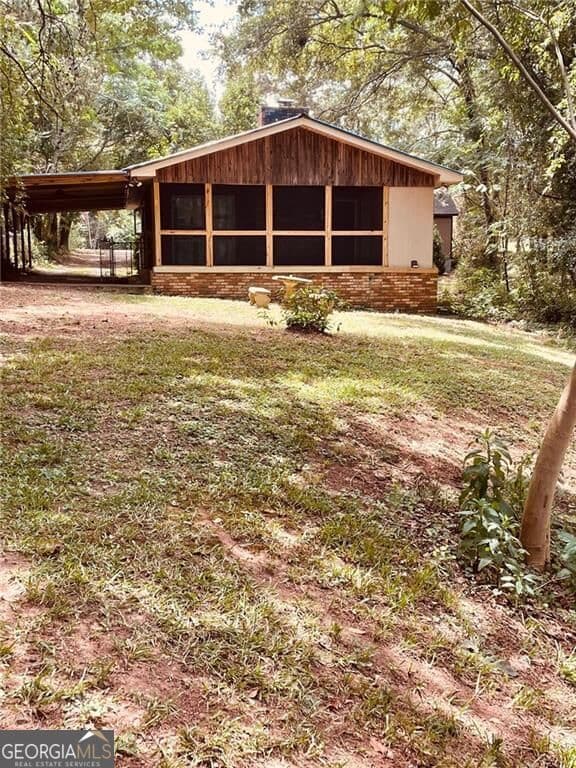 2 bedroom, 1 bathroom cabin,single family residence for rent at 1071 Powderbag Creek Road, Hartwell, GA 30643 for $1,650 a month — photo 2