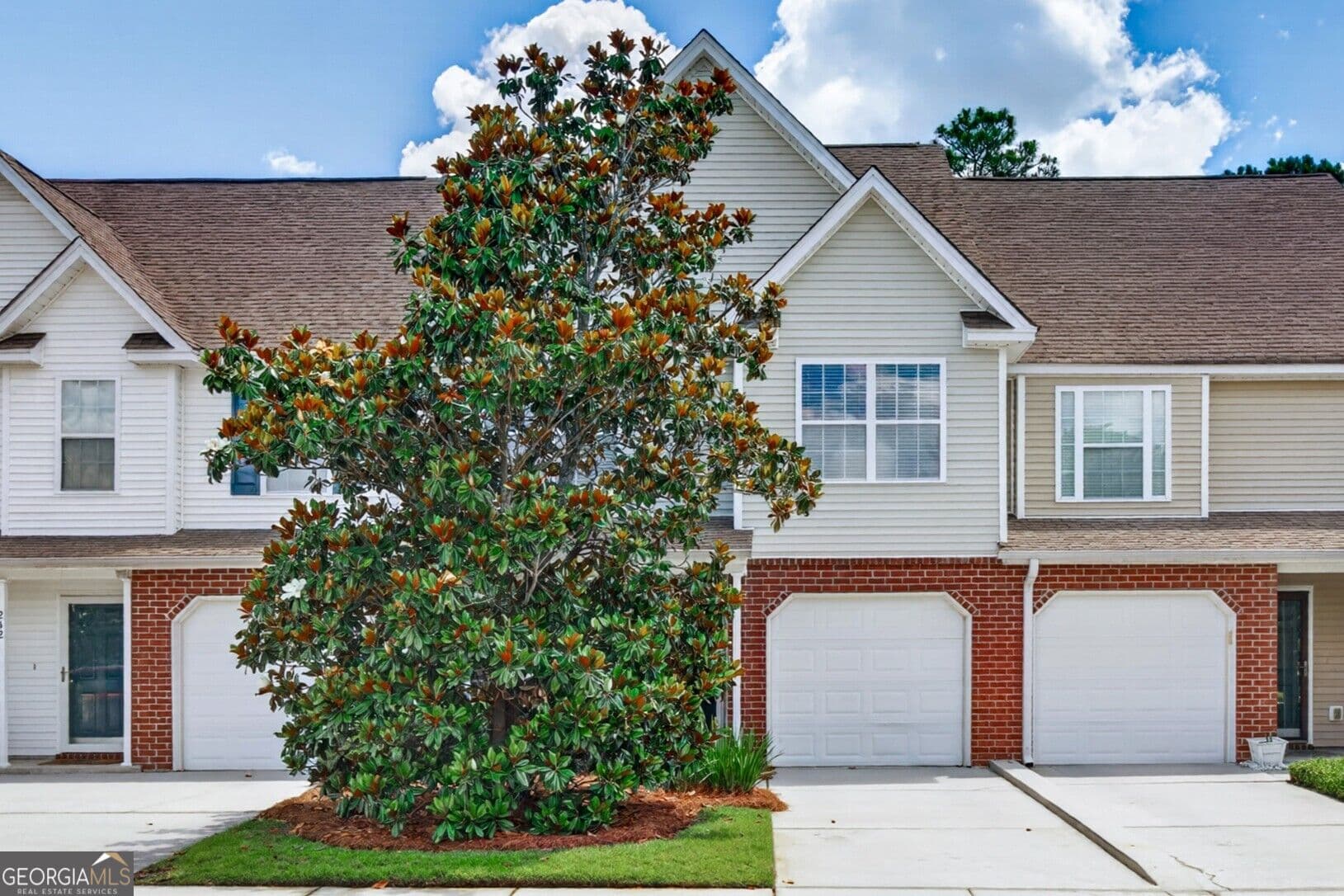 2 bedroom, 2.5 bathroom townhouse for sale at 244 Opus Court, Pooler, GA 31322 — photo 2