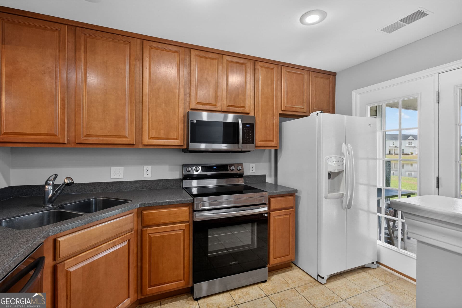2 bedroom, 2.5 bathroom townhouse for sale at 244 Opus Court, Pooler, GA 31322 — photo 9
