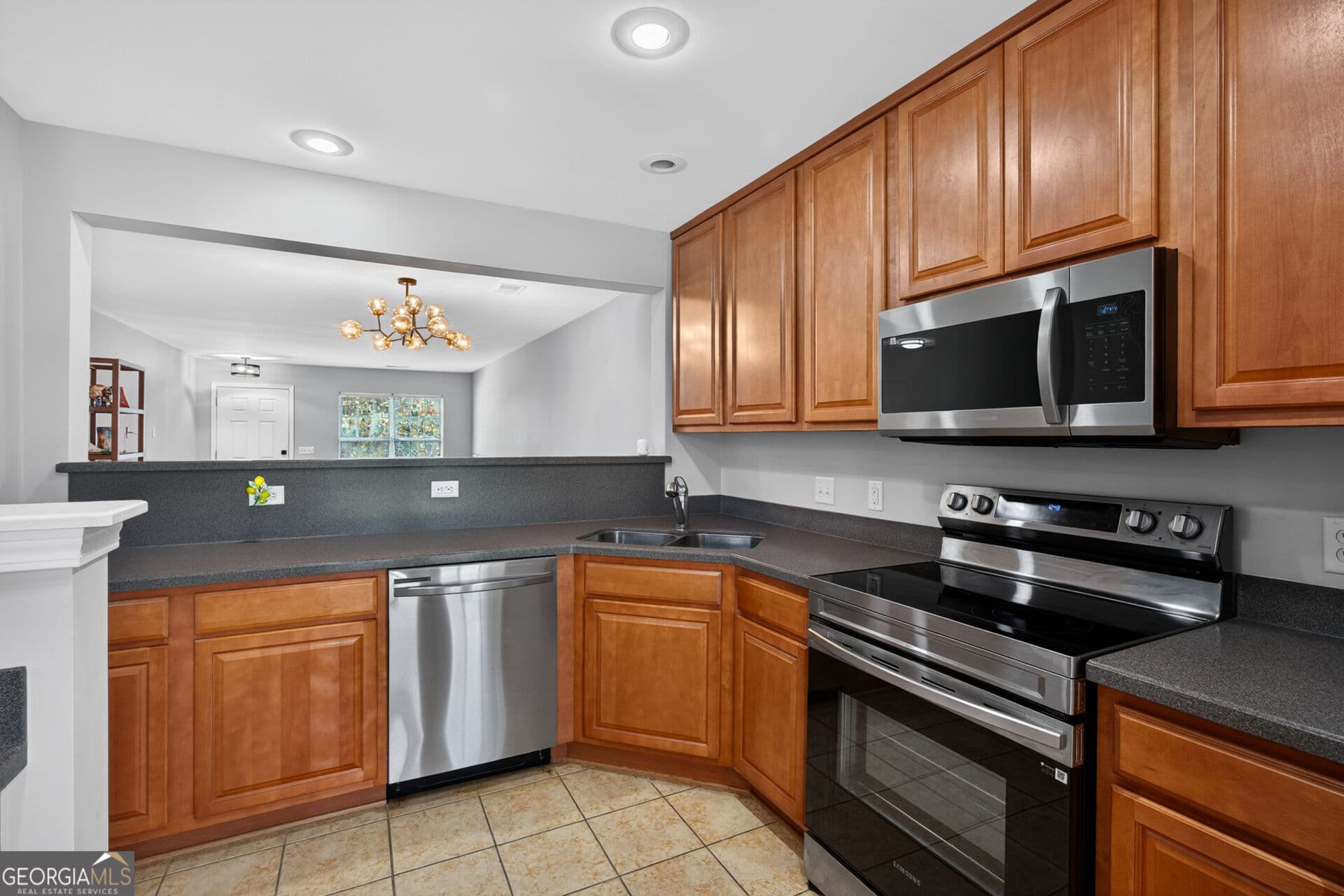 2 bedroom, 2.5 bathroom townhouse for sale at 244 Opus Court, Pooler, GA 31322 — photo 8