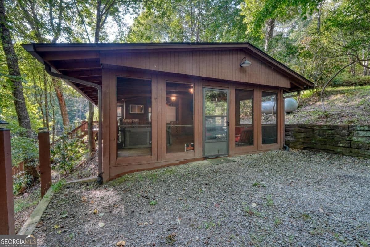 1 bedroom, 1.5 bathroom, 604 sq ft cabin,single family residence for sale at 4354 Wildcat Lane 96, Hiawassee, GA 30546 — photo 1 of 18