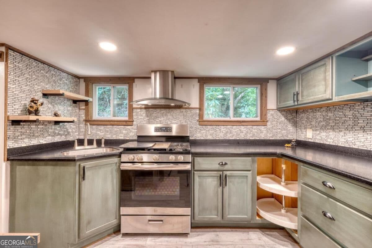 1 bedroom, 1.5 bathroom, 604 sq ft cabin,single family residence for sale at 4354 Wildcat Lane 96, Hiawassee, GA 30546 — photo 5