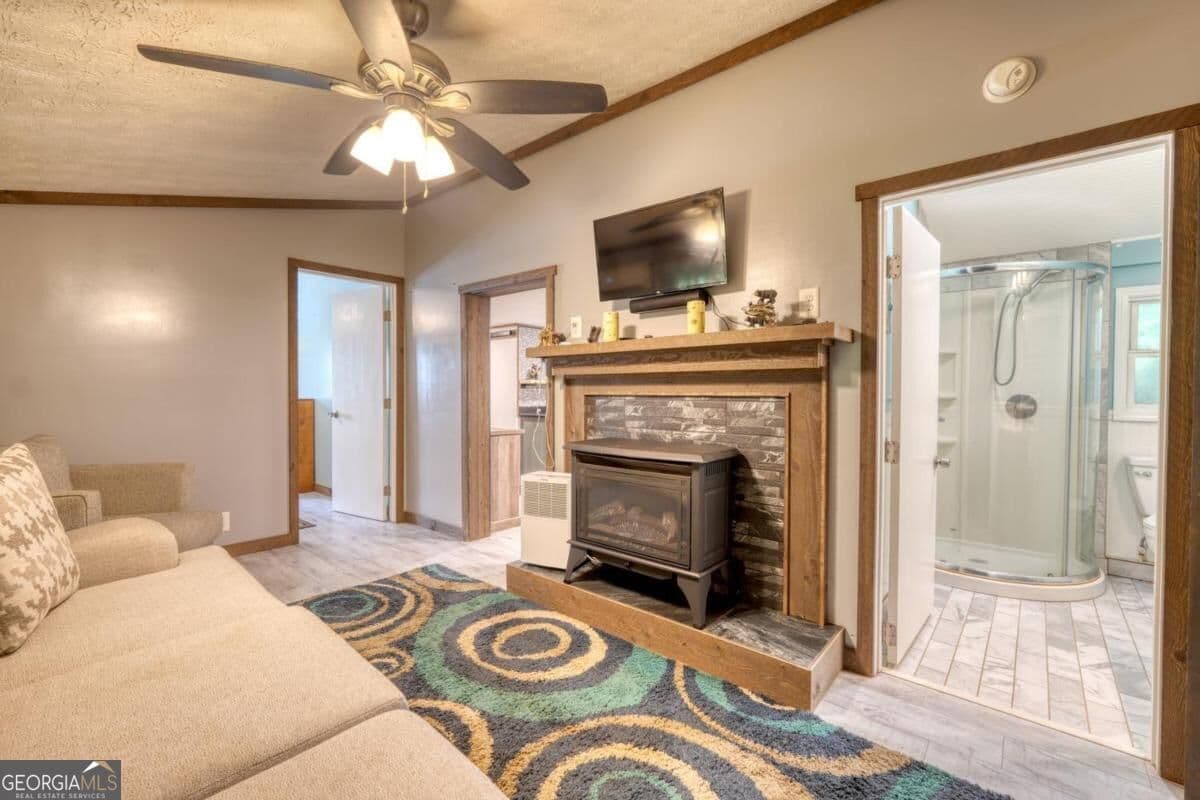 1 bedroom, 1.5 bathroom, 604 sq ft cabin,single family residence for sale at 4354 Wildcat Lane 96, Hiawassee, GA 30546 — photo 4