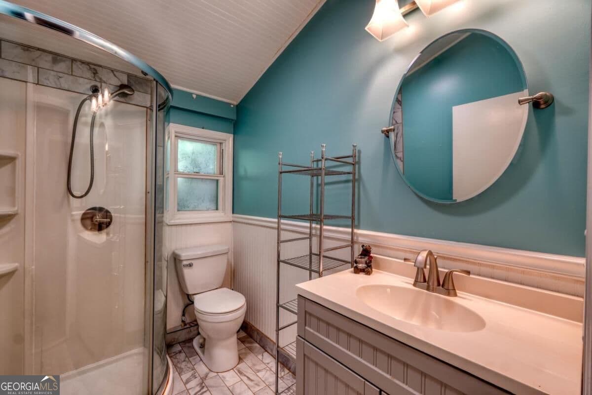 1 bedroom, 1.5 bathroom, 604 sq ft cabin,single family residence for sale at 4354 Wildcat Lane 96, Hiawassee, GA 30546 — photo 8