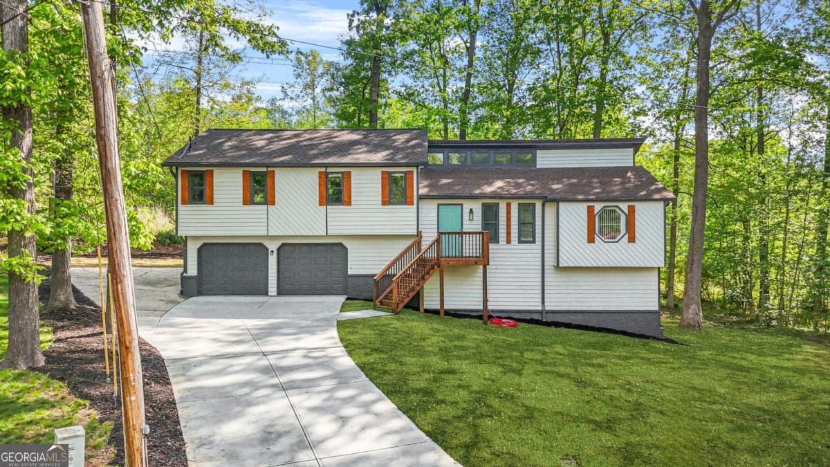 3 bedroom, 2 bathroom, 1,815 sq ft single family residence sold at 4316 Acuba Court, Lilburn, GA 30047