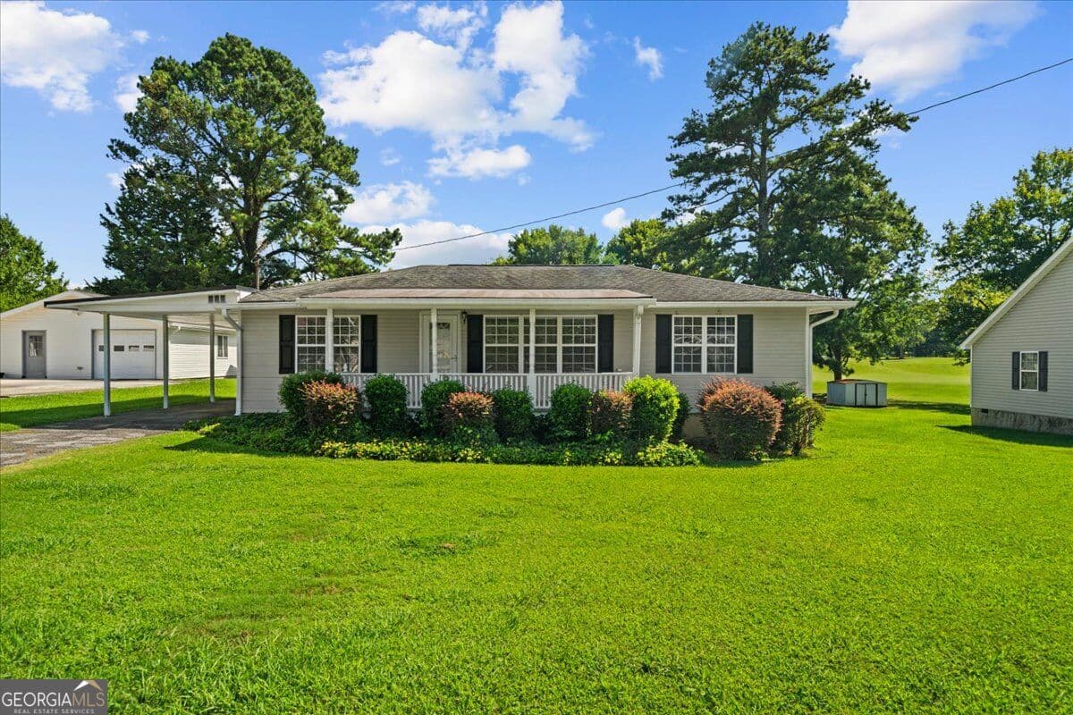 3 bedroom, 1 bathroom, 1,228 sq ft single family residence for sale at 401 Johnson Street, Lafayette, GA 30728 — photo 2