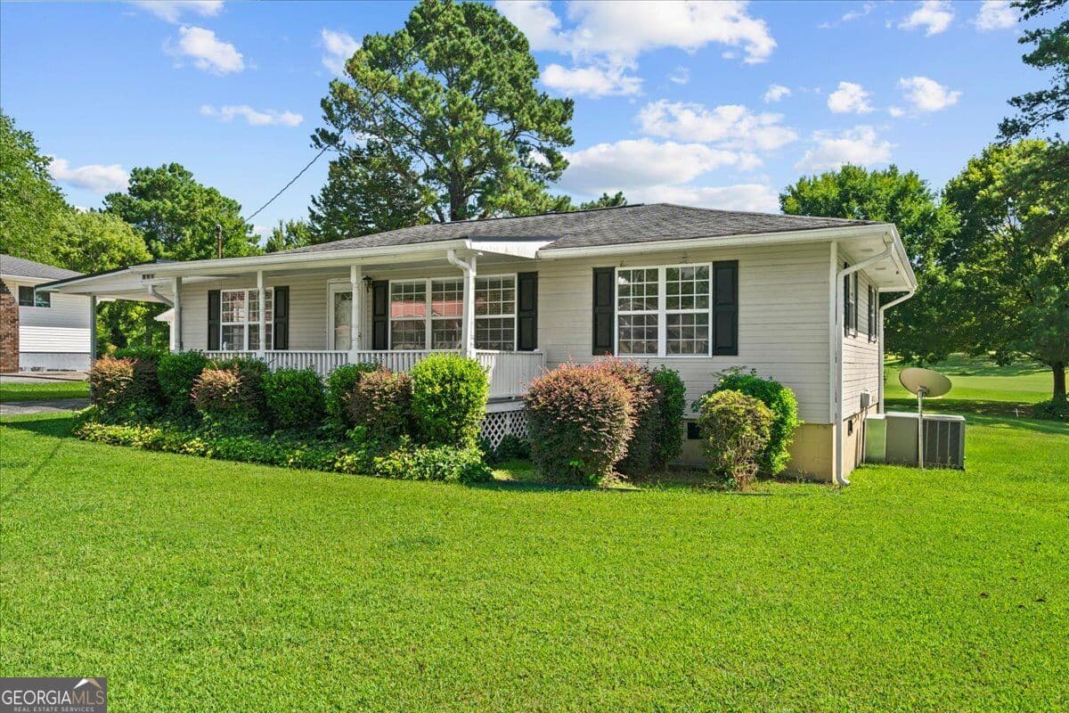 3 bedroom, 1 bathroom, 1,228 sq ft single family residence for sale at 401 Johnson Street, Lafayette, GA 30728 — photo 3