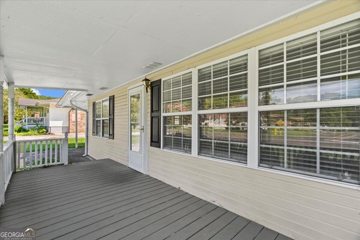 3 bedroom, 1 bathroom, 1,228 sq ft single family residence for sale at 401 Johnson Street, Lafayette, GA 30728 — photo 9