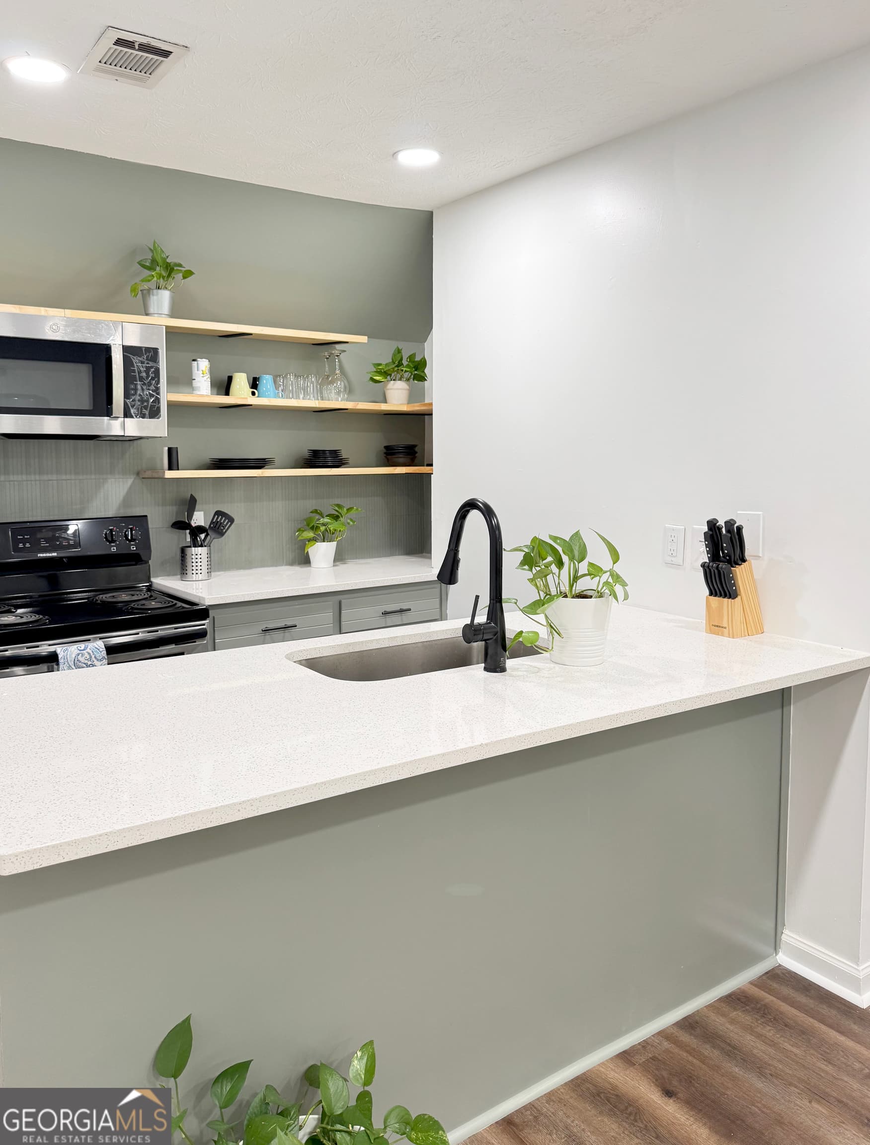 1 bedroom, 1 bathroom, 790 sq ft apartment for rent at 4193 N Shallowford Road UNIT D, Chamblee, GA 30341 for $1,900 a month — photo 3