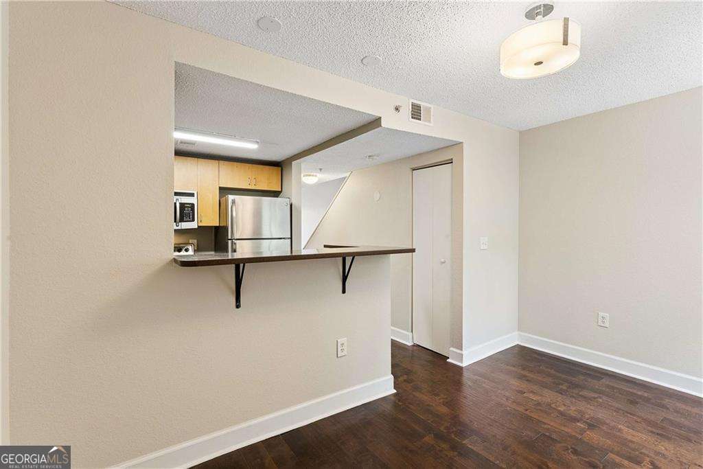 1 bedroom, 1 bathroom, 894 sq ft condominium for sale at 391 Ralph McGill Boulevard H, Atlanta, GA 30312 — photo 7