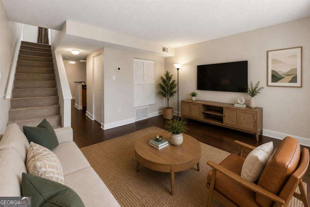 1 bedroom, 1 bathroom, 894 sq ft condominium for sale at 391 Ralph McGill Boulevard H, Atlanta, GA 30312 — photo 3