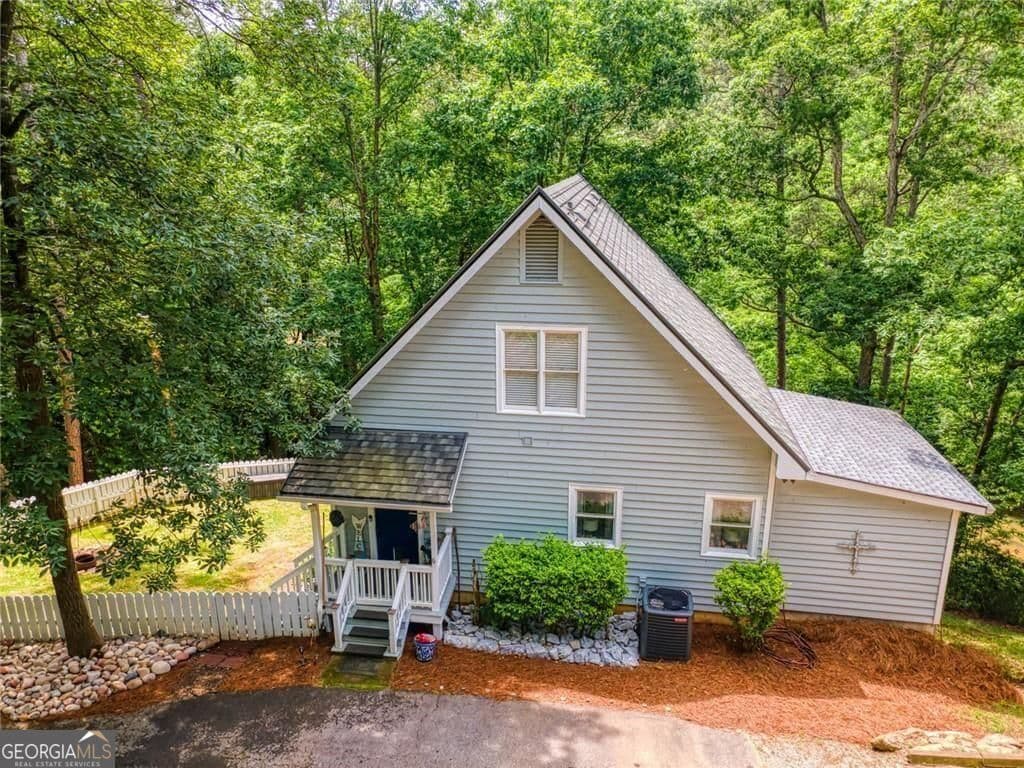 4 bedroom, 3 bathroom, 3,282 sq ft single family residence for sale at 190 Raintree Court, Demorest, GA 30535 — photo 4