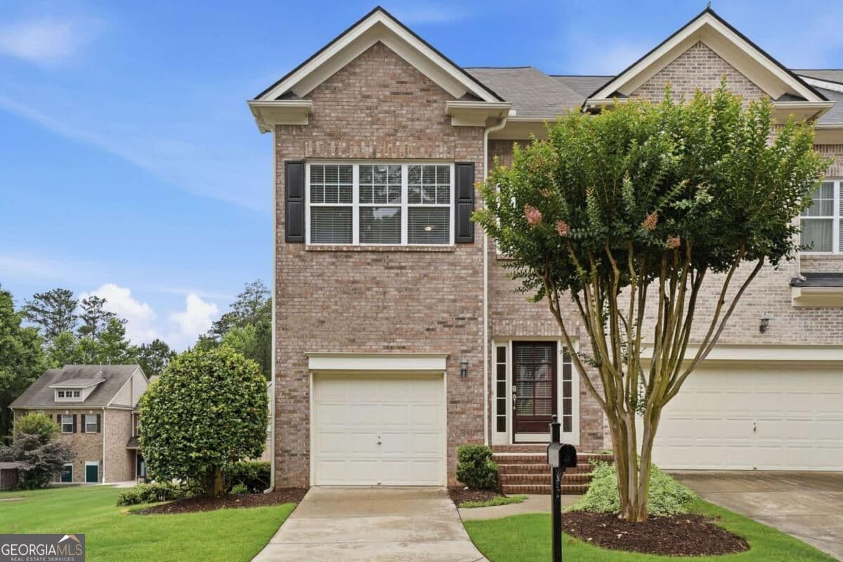 3 bedroom, 3.5 bathroom, 2,294 sq ft townhouse for sale at 1013 Firethorne Pass, Cumming, GA 30040 — photo 2