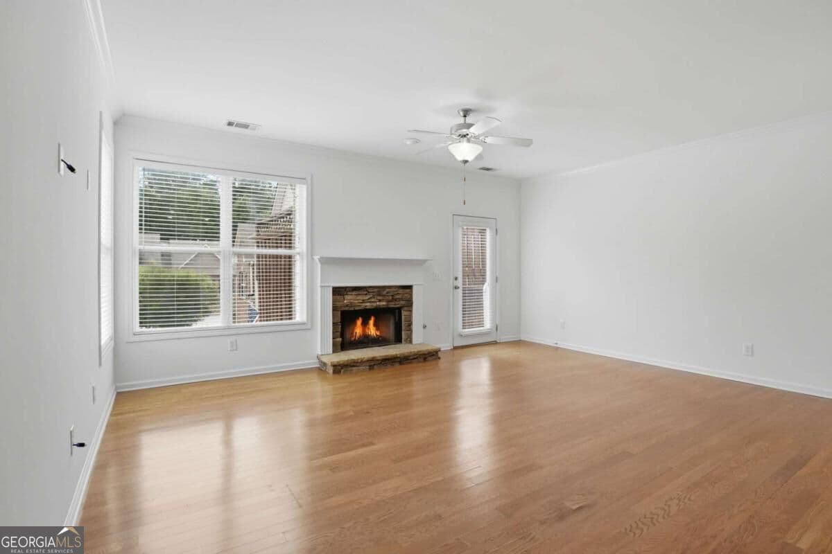 3 bedroom, 3.5 bathroom, 2,294 sq ft townhouse for sale at 1013 Firethorne Pass, Cumming, GA 30040 — photo 6