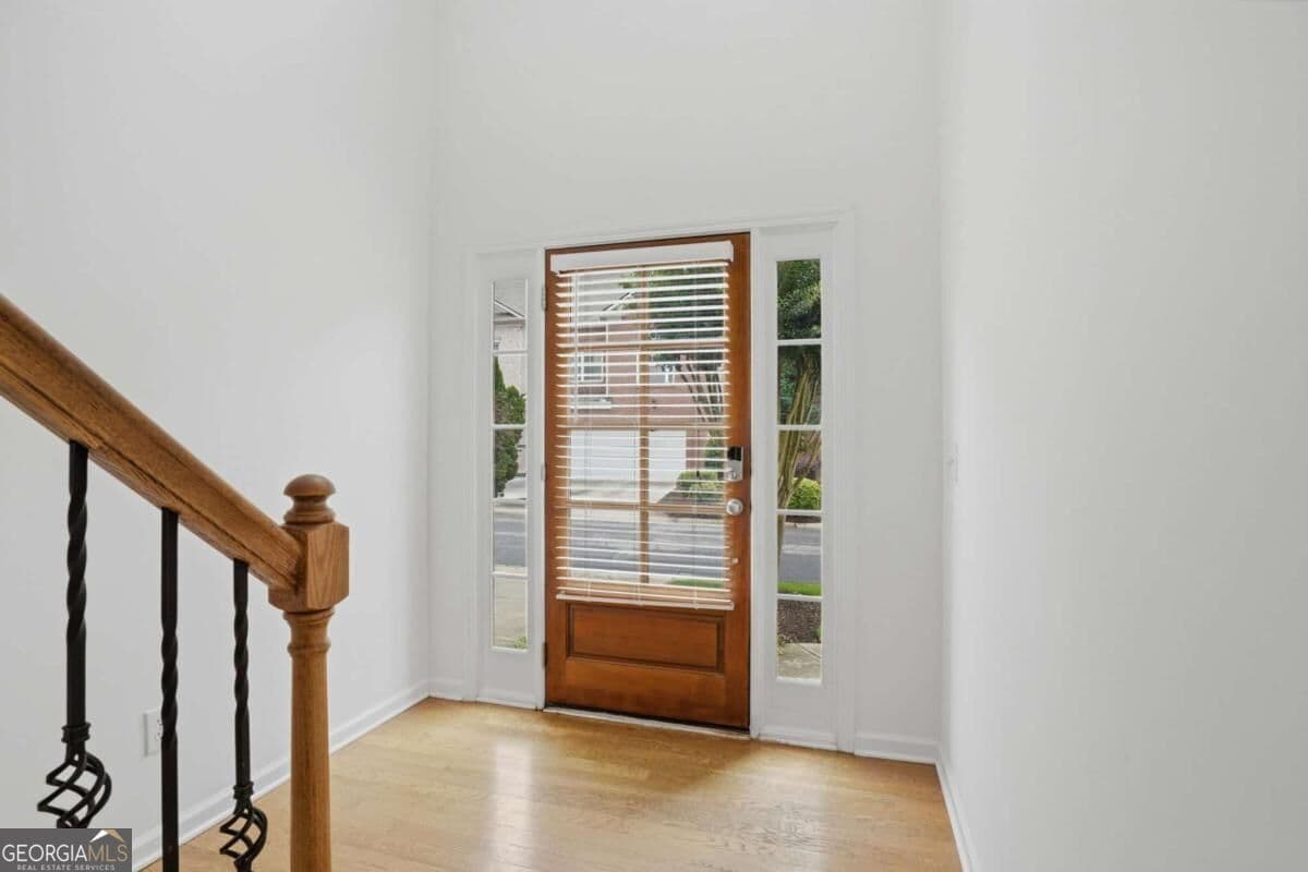 3 bedroom, 3.5 bathroom, 2,294 sq ft townhouse for sale at 1013 Firethorne Pass, Cumming, GA 30040 — photo 3
