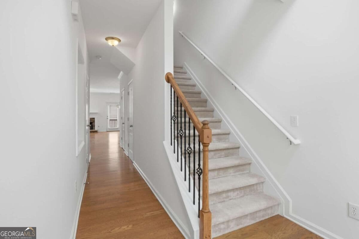 3 bedroom, 3.5 bathroom, 2,294 sq ft townhouse for sale at 1013 Firethorne Pass, Cumming, GA 30040 — photo 4