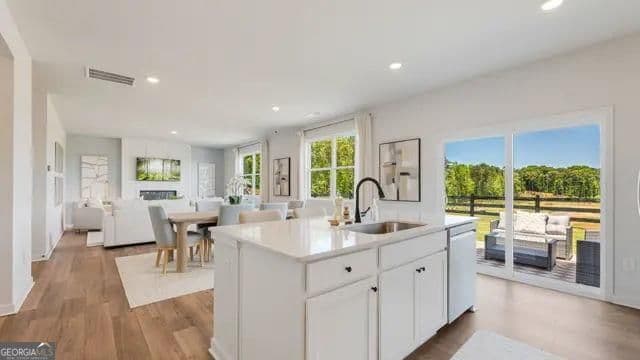 5 bedroom, 4 bathroom, 2,774 sq ft single family residence for sale at 46 Sanborne View Drive, Jefferson, GA 30549 — photo 7