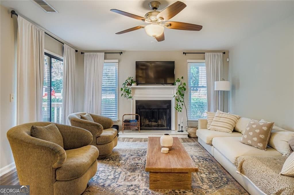 2 bedroom, 2 bathroom, 1,284 sq ft condominium sold at 2501 Vineyard Way, Smyrna, GA 30082