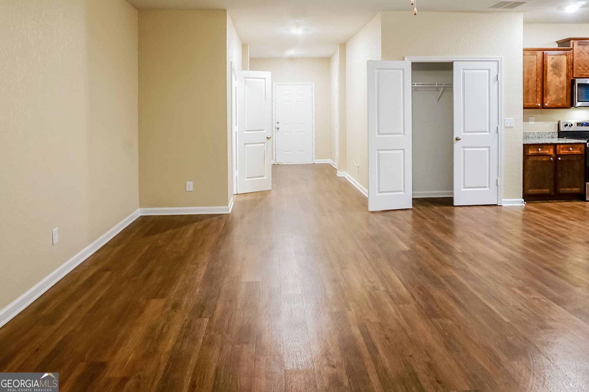 4 bedroom, 2.5 bathroom, 1,910 sq ft single family residence for sale at 2985 Cleburne Terrace, Hampton, GA 30228 — photo 9