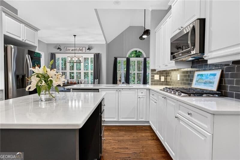 6 bedroom, 5 bathroom, 5,735 sq ft single family residence for sale at 1725 Tipton Court, Acworth, GA 30101 — photo 6