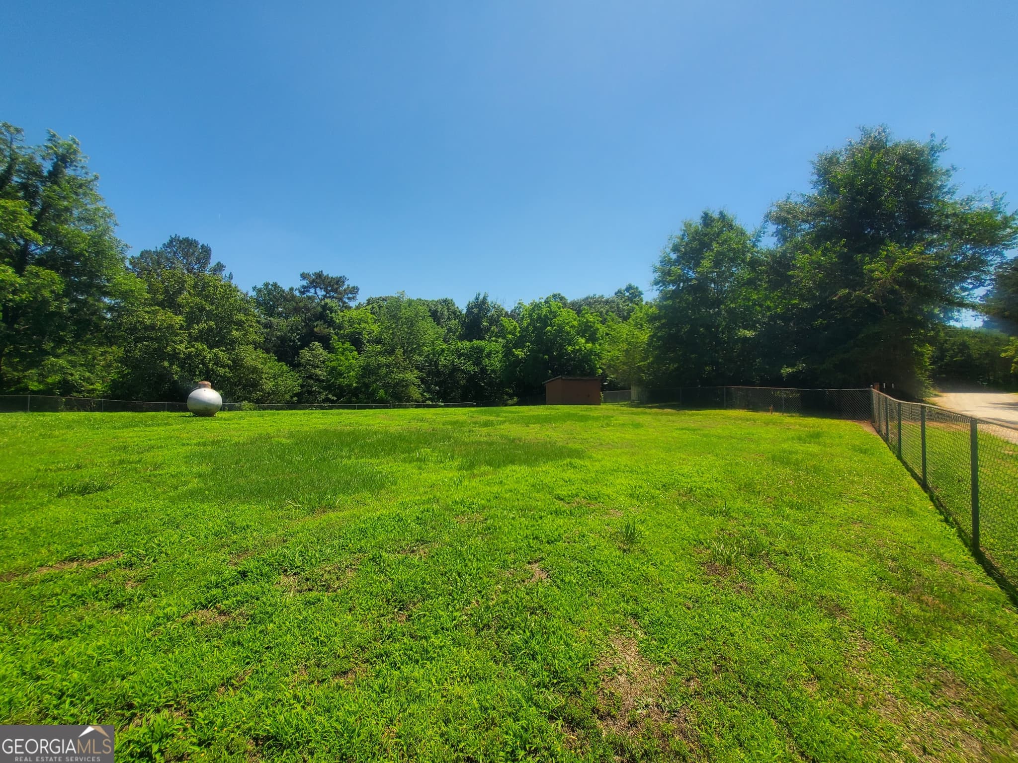 2 bedroom, 1 bathroom, 1,344 sq ft manufactured home,single family residence for sale at 2021 Red Hill Road, Carnesville, GA 30521 — photo 5
