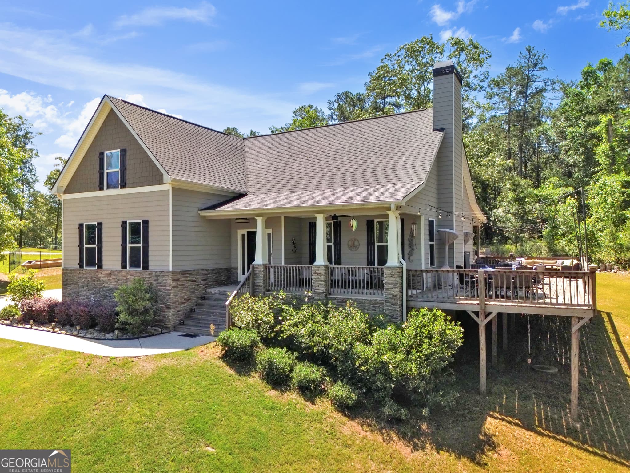 4 bedroom, 3.5 bathroom, 2,451 sq ft single family residence for sale at 202 Riverpoint Way, Jackson, GA 30233 — photo 4
