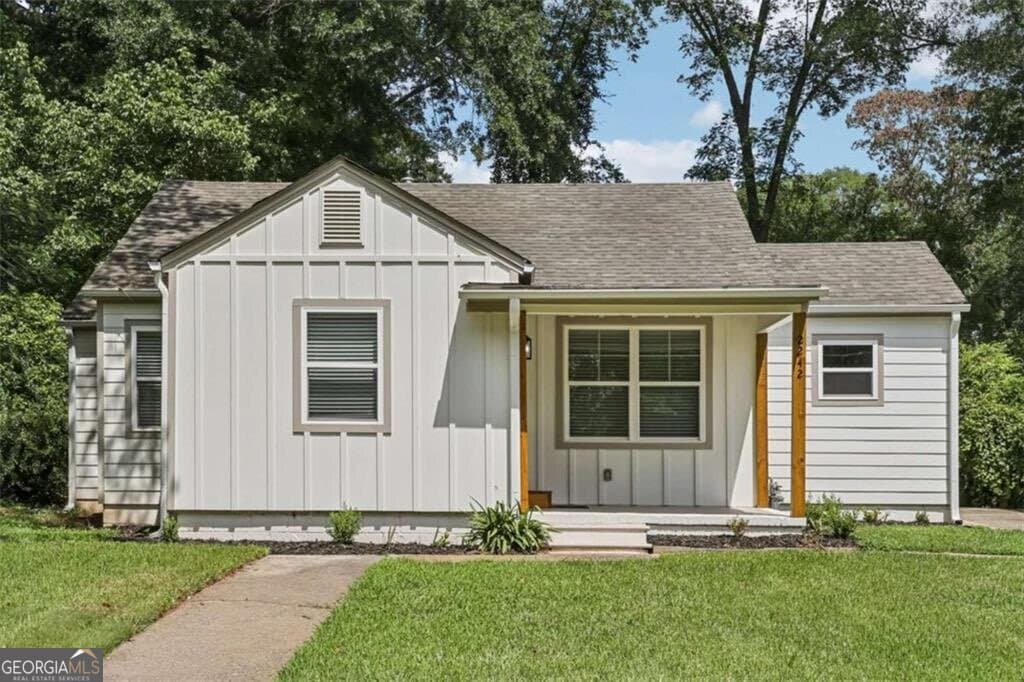 3 bedroom, 2 bathroom, 1,500 sq ft single family residence for sale at 2242 Jernigan Drive, Atlanta, GA 30315 — photo 1 of 18