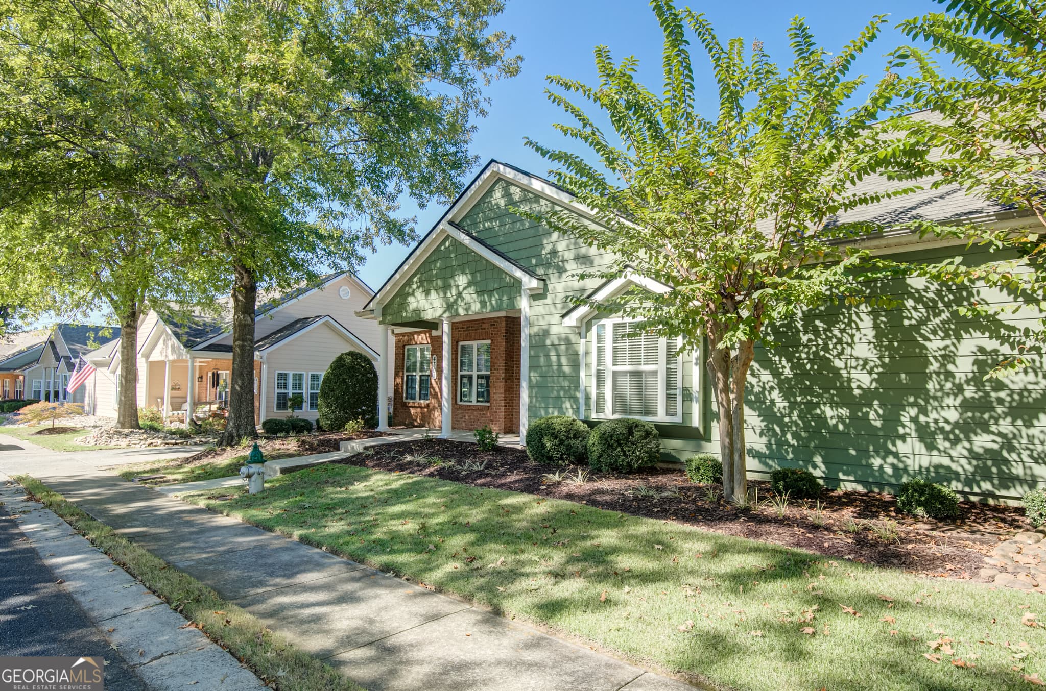 3 bedroom, 3 bathroom, 1,927 sq ft condominium for sale at 4301 Commonwealth Circle, Newnan, GA 30263 — photo 2