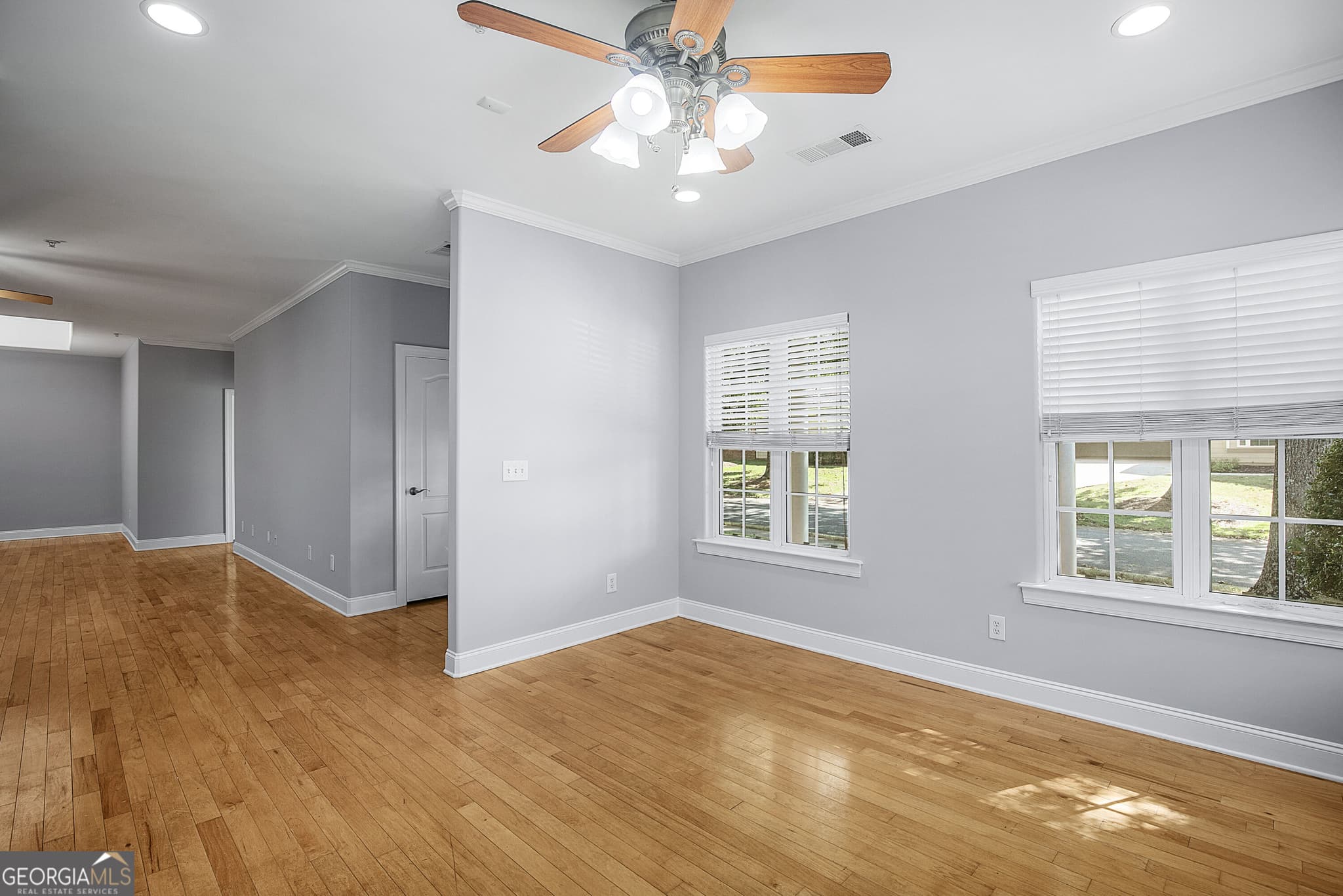 3 bedroom, 3 bathroom, 1,927 sq ft condominium for sale at 4301 Commonwealth Circle, Newnan, GA 30263 — photo 6