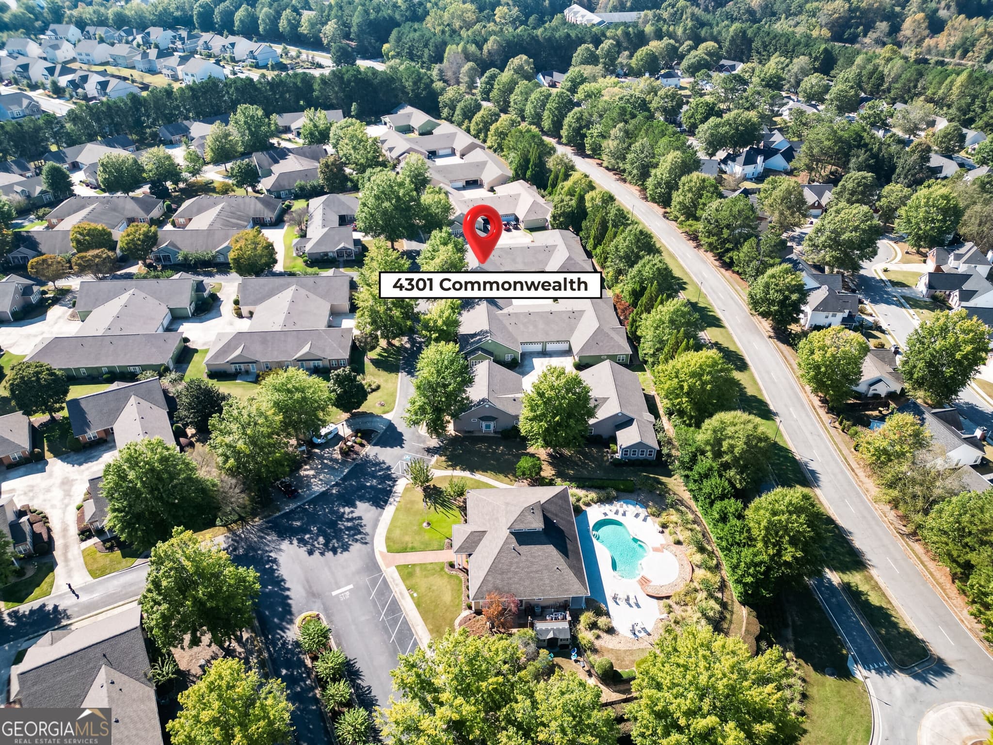 3 bedroom, 3 bathroom, 1,927 sq ft condominium for sale at 4301 Commonwealth Circle, Newnan, GA 30263 — photo 3