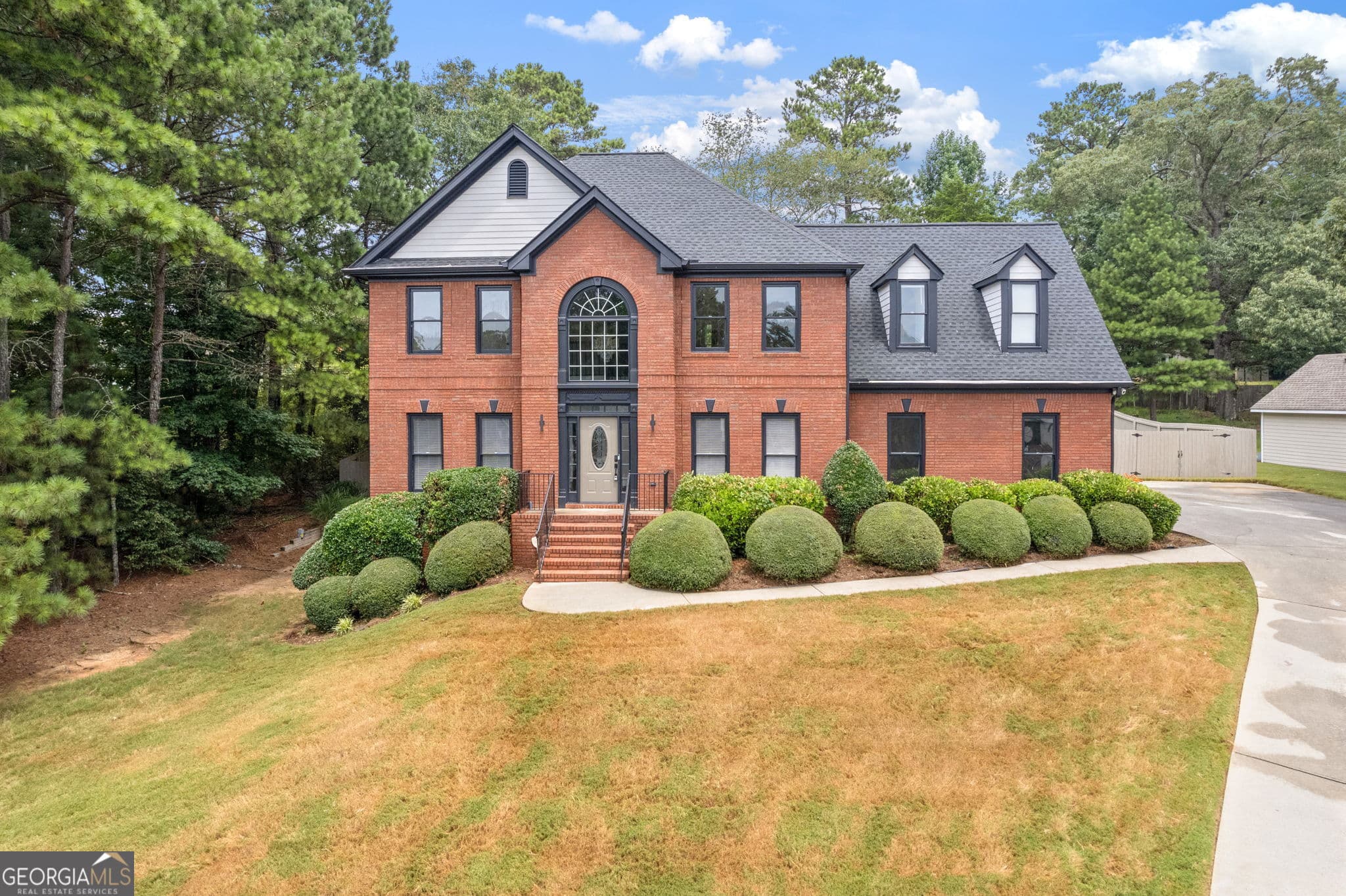 5 bedroom, 2.5 bathroom, 2,983 sq ft single family residence for sale at 2310 Pinehaven Court, Grayson, GA 30017 — photo 2
