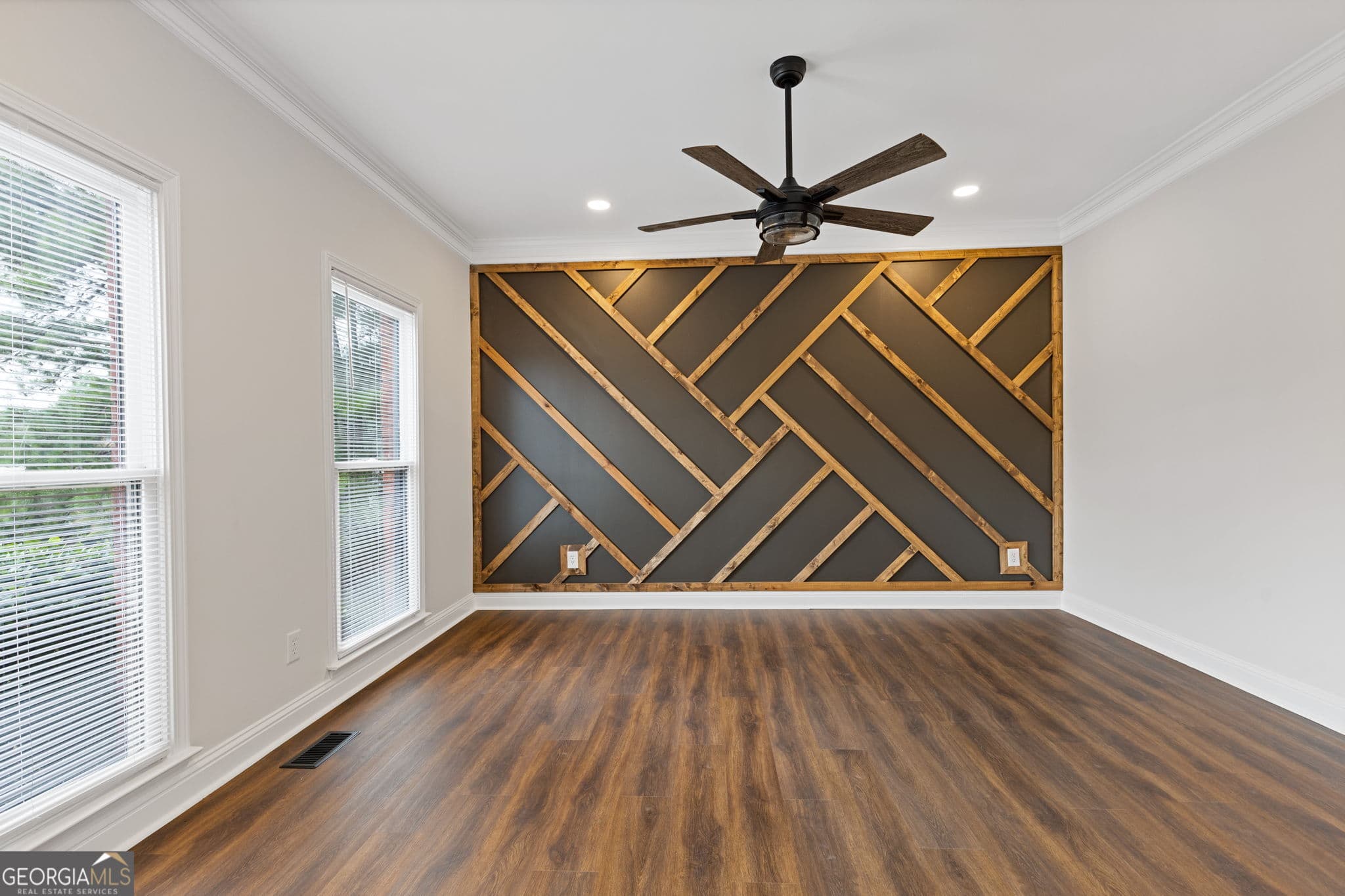 5 bedroom, 2.5 bathroom, 2,983 sq ft single family residence for sale at 2310 Pinehaven Court, Grayson, GA 30017 — photo 6