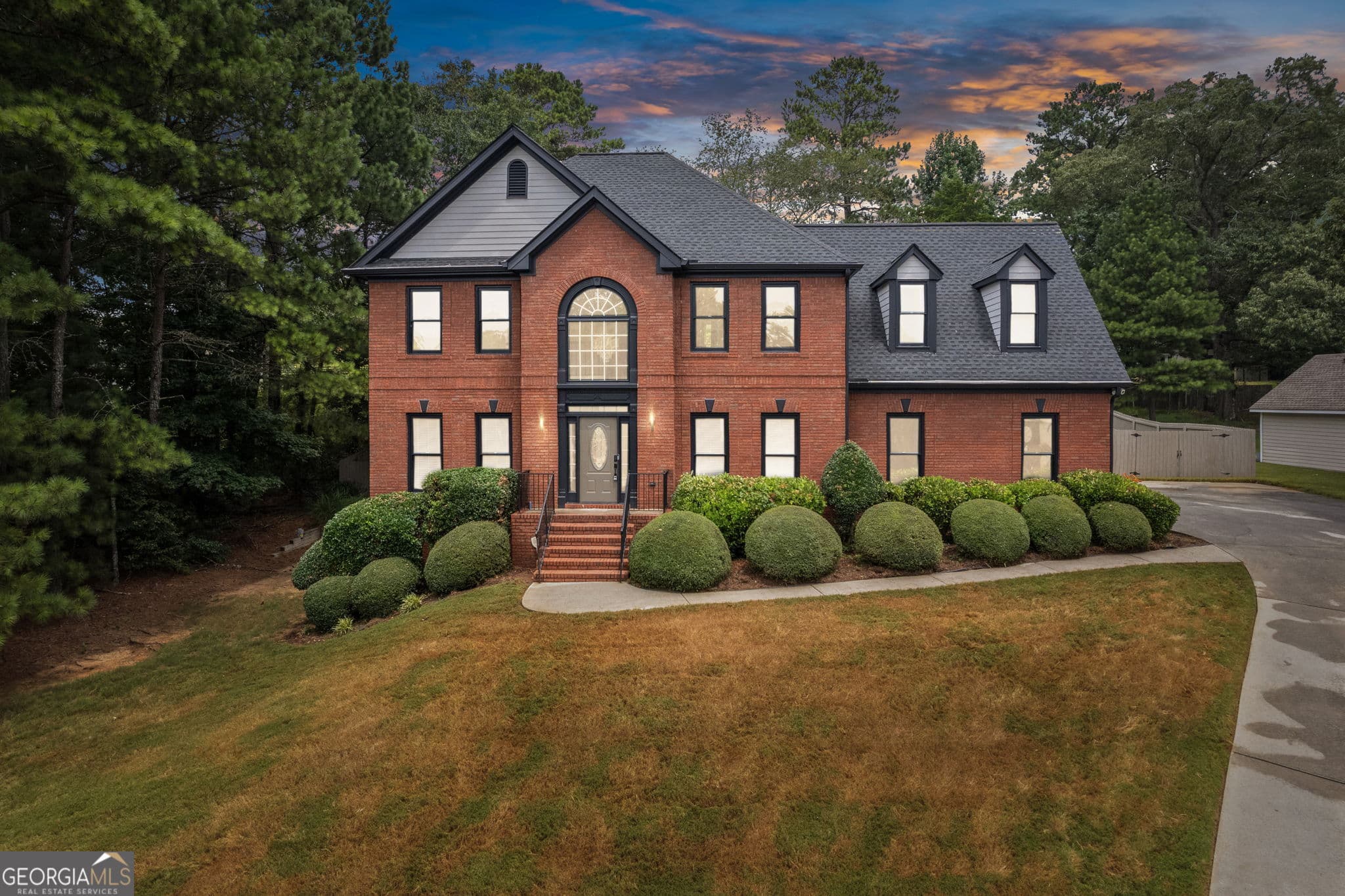 5 bedroom, 2.5 bathroom, 2,983 sq ft single family residence for sale at 2310 Pinehaven Court, Grayson, GA 30017